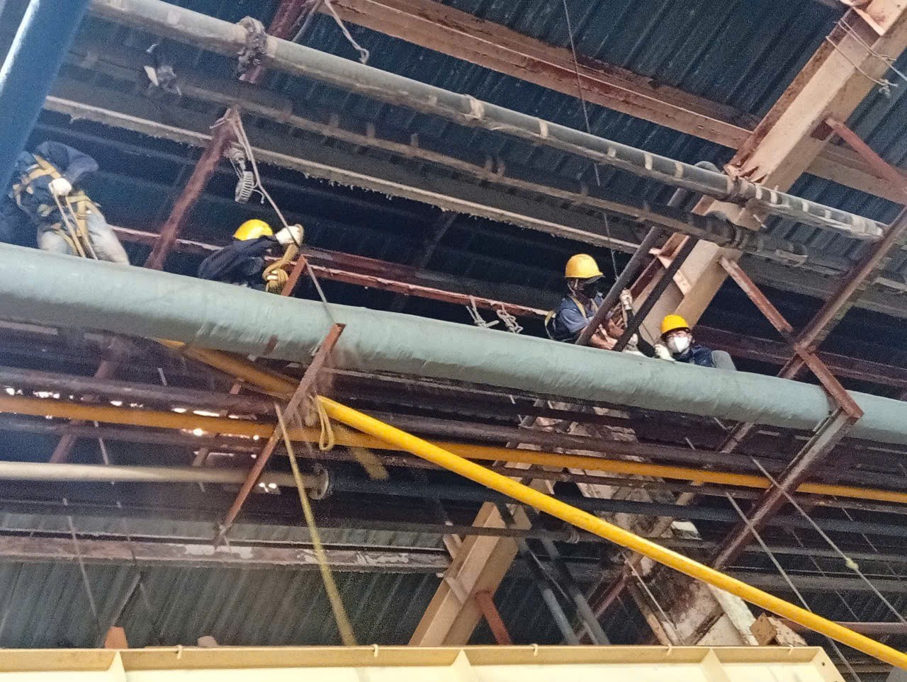 Thi công đường ống khí trên cao — Hiệp Sung